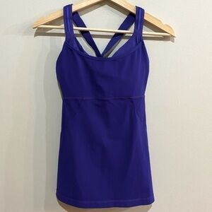 LuluLemon Workout Tank Top With build in bra and Adjustable Bra Band with pads 4